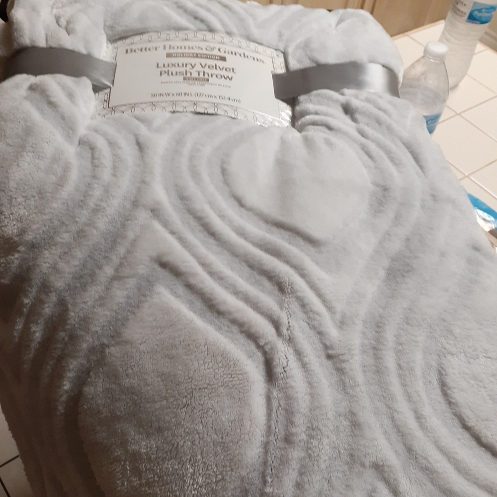 Luxury velvet holiday edition throw blanket